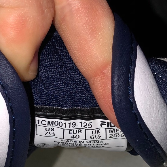 Low-top FILA sneakers - Picture 4 of 4